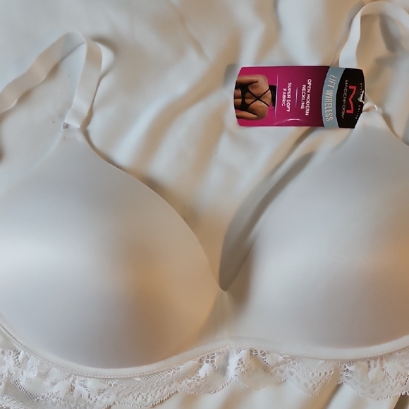 Maidenform White Wireless Lace Accent Bra - Picture 4 of 7